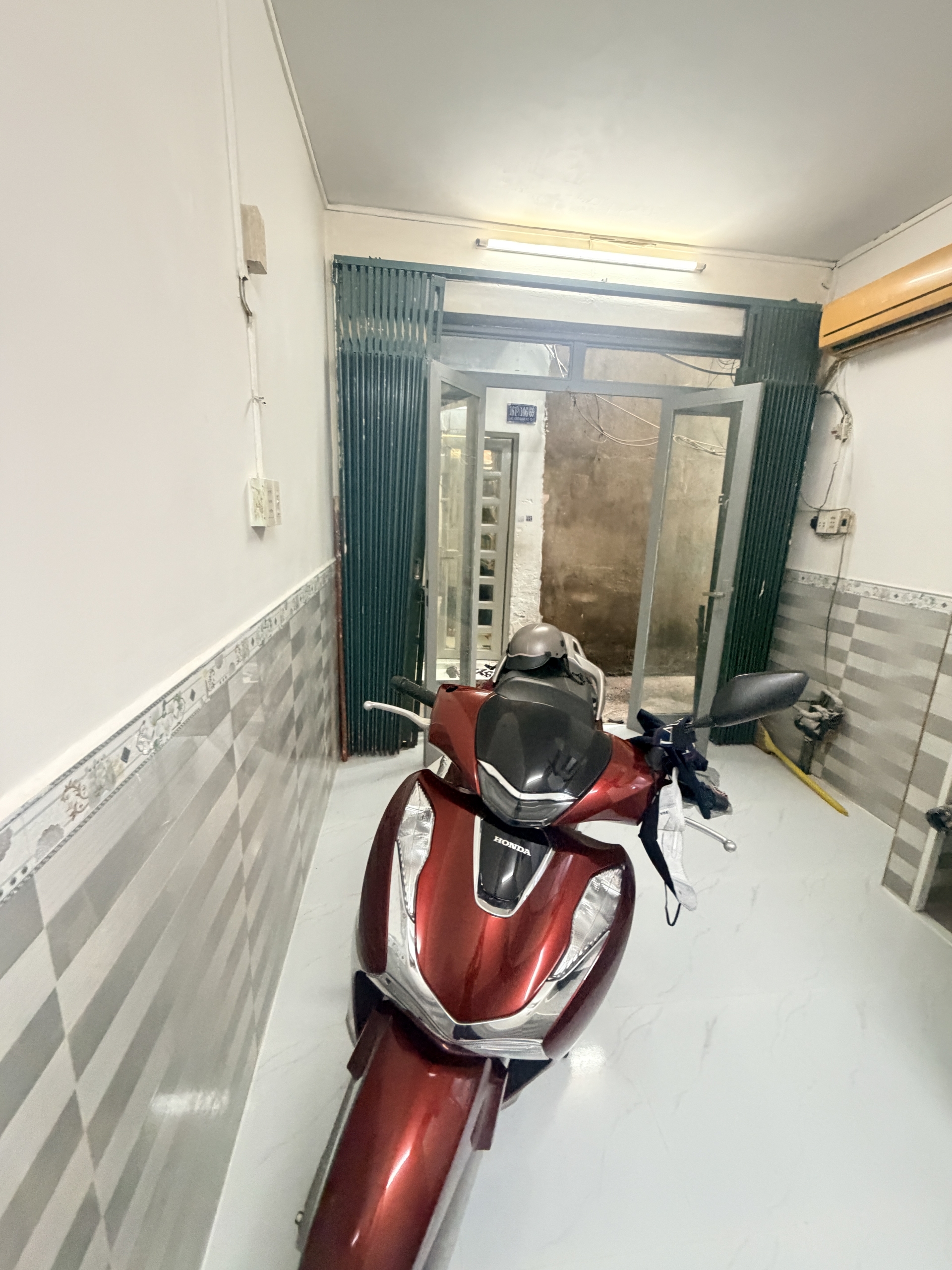 Bán nhà hẻm 161 Lạc Long Quân Q11, 3 phòng ngủ 1tỷ850