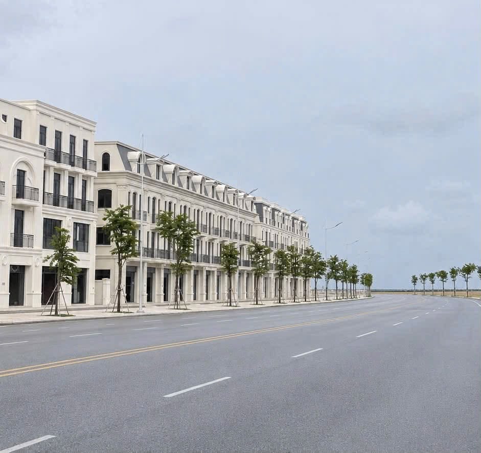 BÁN NHÀ 75M², ĐỐI DIỆN CÔNG VIÊN 1,5HA, VÀI BƯỚC RA BIỂN